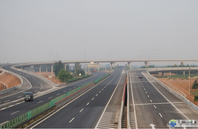 承包交通設施工程有什么要求？（交通設施工程施工）