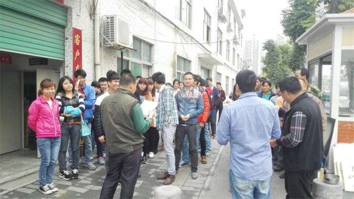 病魔無情人有義，同心協力愛傳遞。——創安順為患重病女同事獻愛心